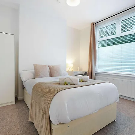 Modern Duplex 4br Thornaby By With Us Tatil Evi