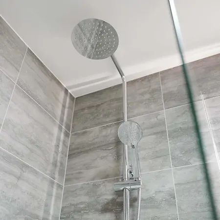 Modern Duplex 4br Thornaby By With Us Tatil Evi